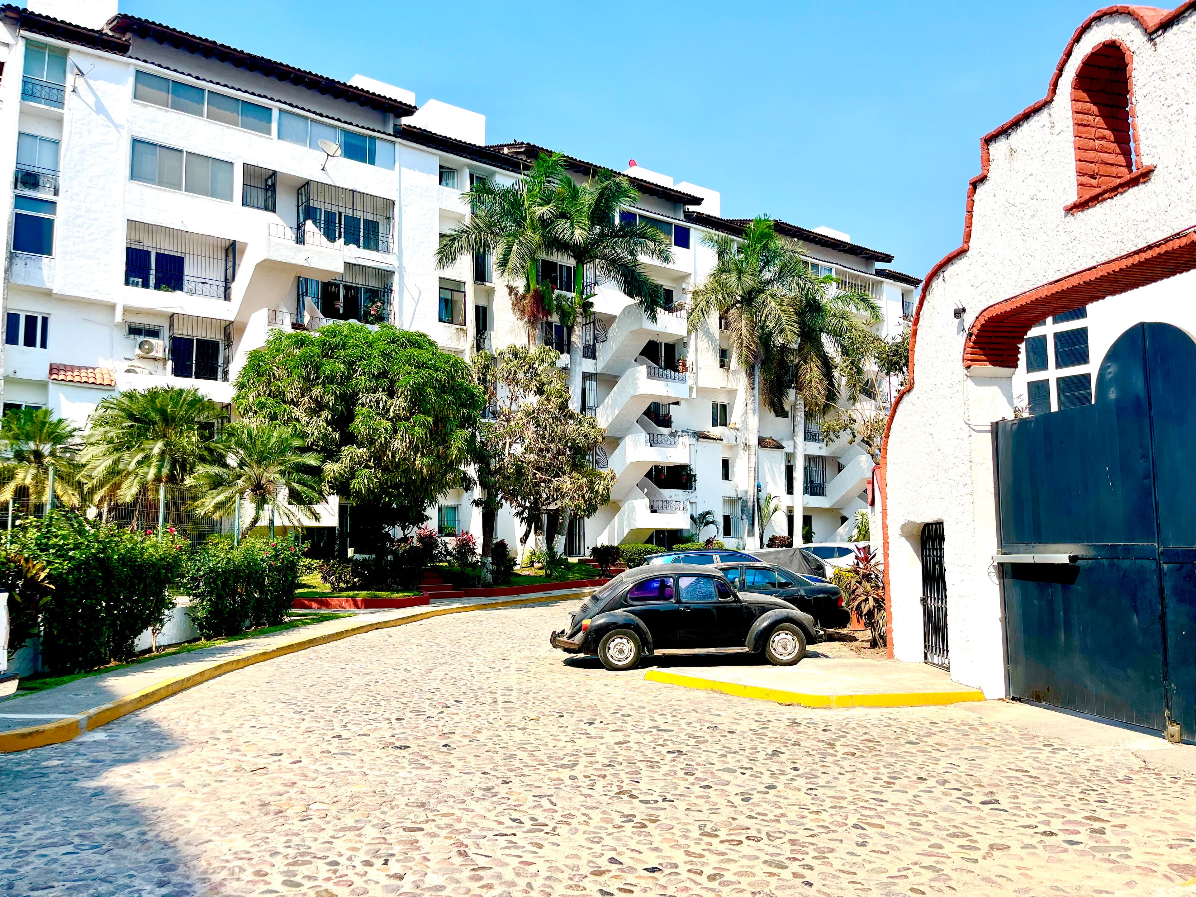 Building exterior at Mangos