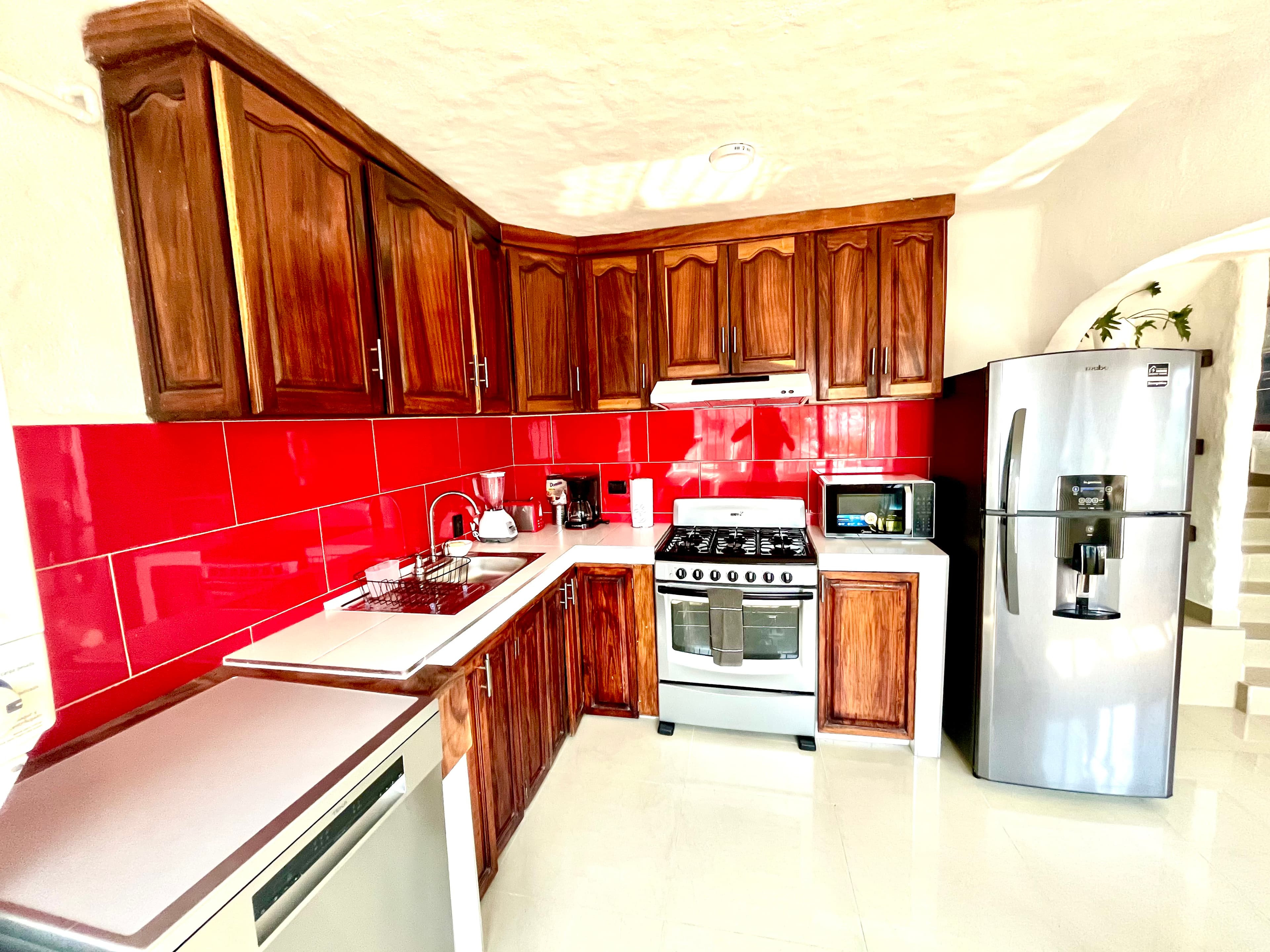 Fully equipped kitchen at Mangos