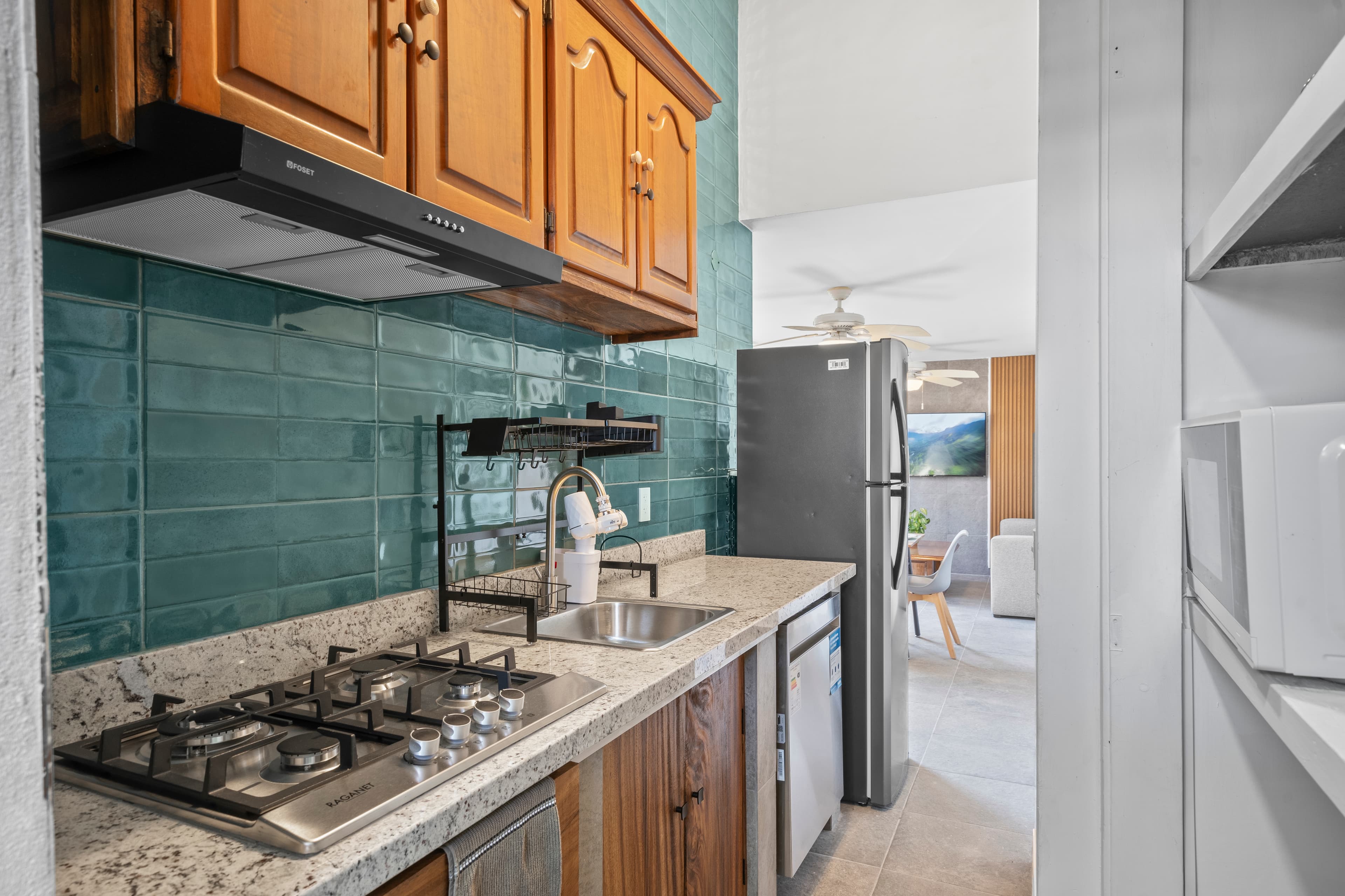 Kitchen at Versalles 837