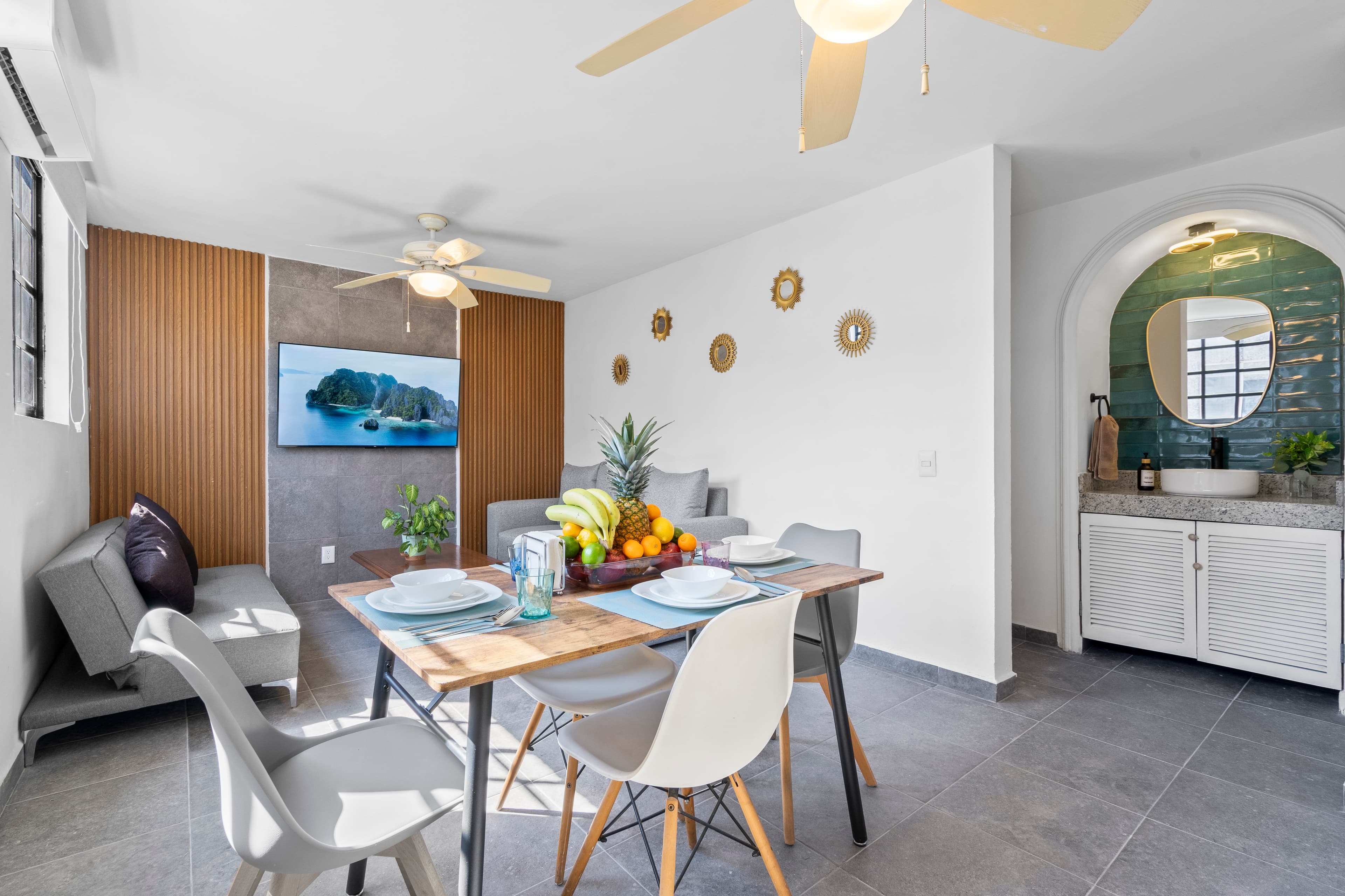 Living and dining area at Versalles 837